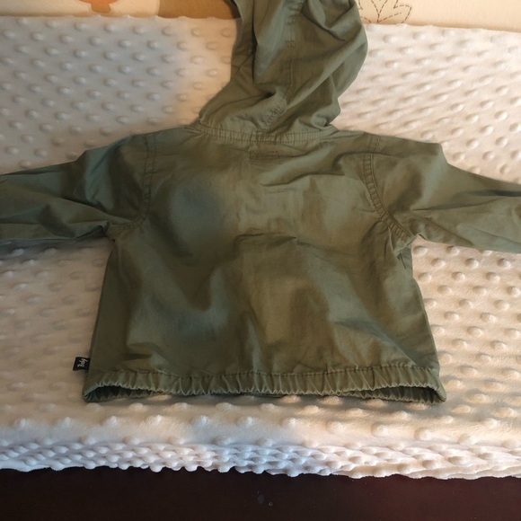 Oshgosh lightweight olive green button up jacket size 6 months - Picture 4 of 4
